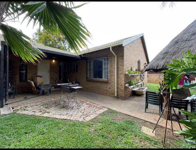 3 BEDROOM HOUSE FOR SALE IN MONTANA PARK